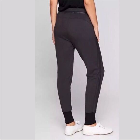 Athleta Shine Coaster Jogger black size medium - Picture 2 of 10